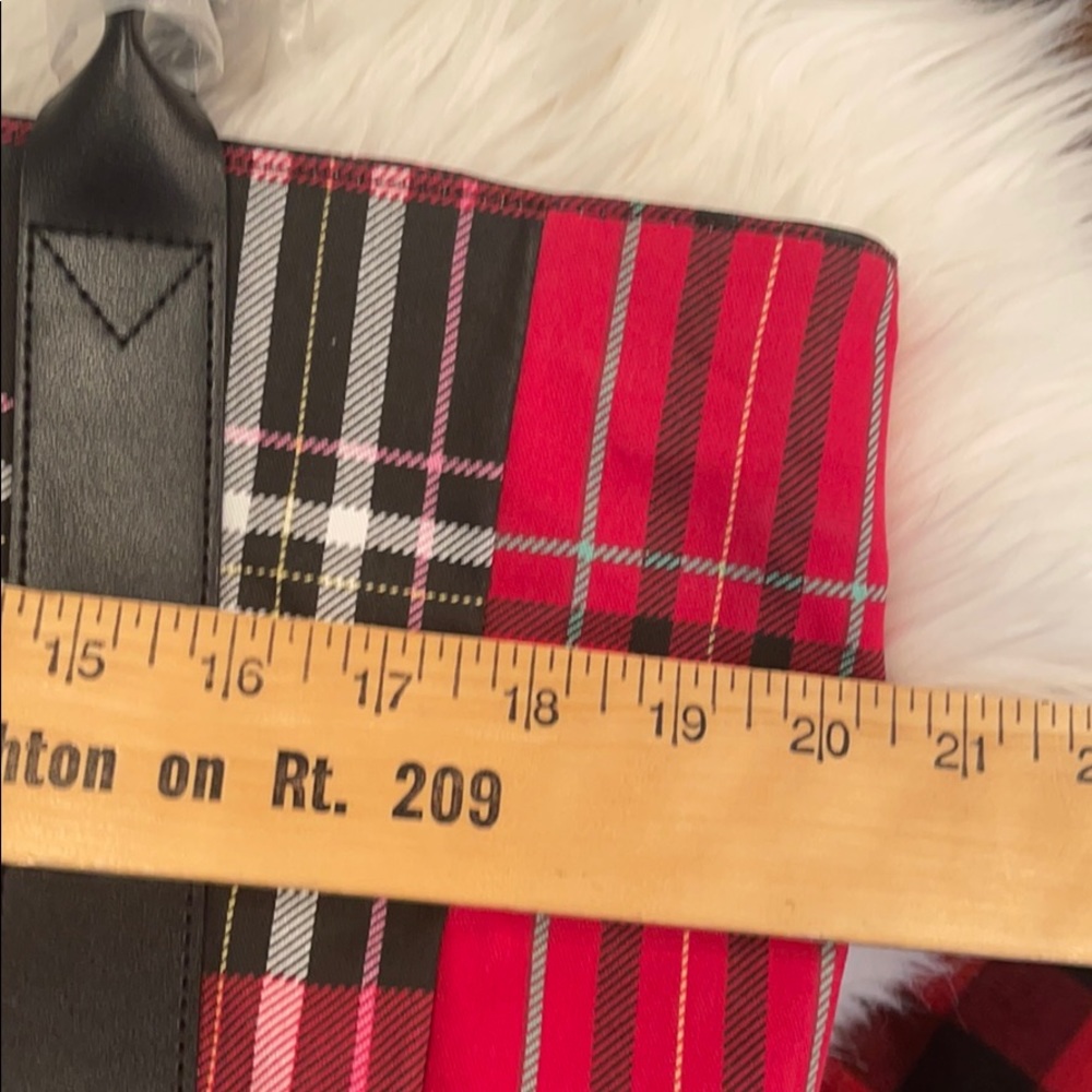 VICTORIA’S SECRET TOTE BAG RED BLACK PLAID NWT - Picture 5 of 9